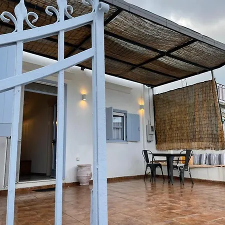 Theros - Traditional House In