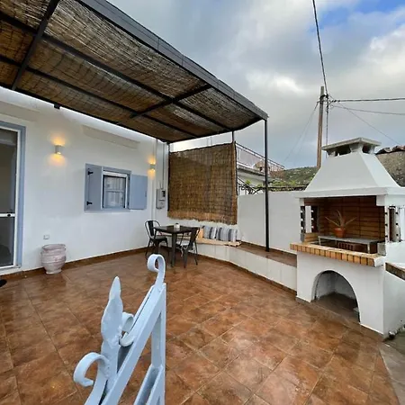 Theros - Traditional House In * Psinthos