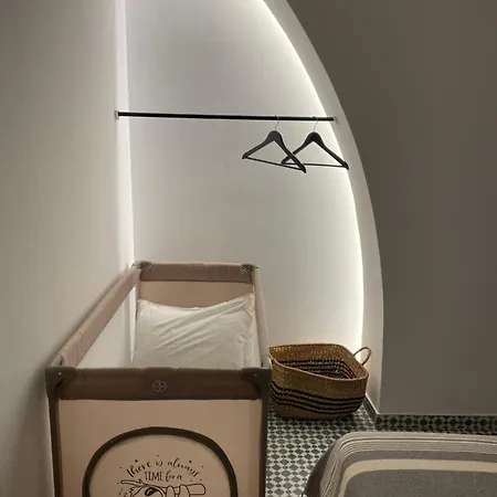 Theros - Traditional House In Apartment